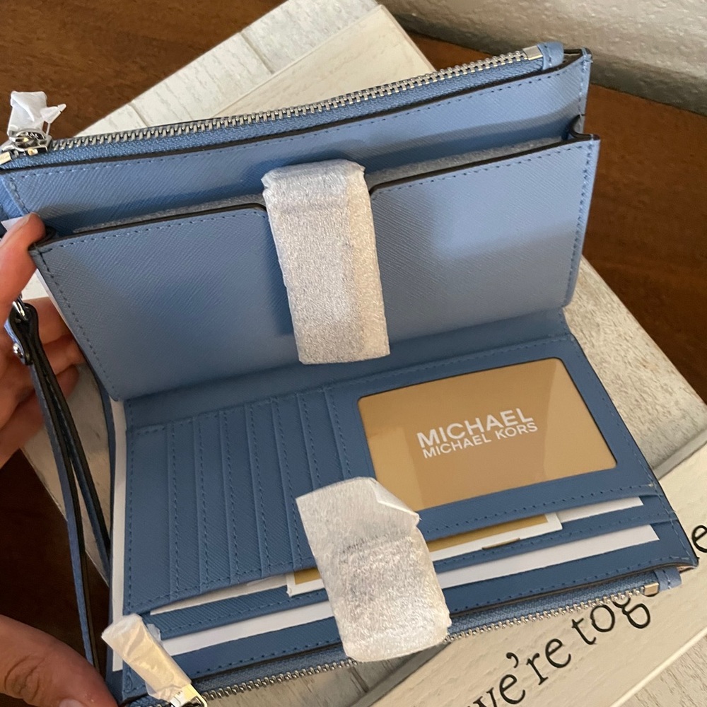 New Mk double zipper wallet 🦋 - Picture 2 of 4